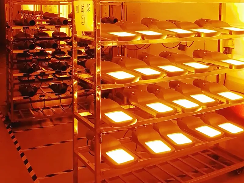 luminaire aging test